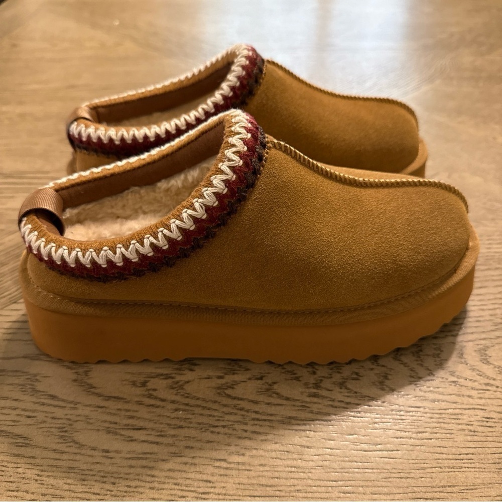 Steve Madden Tan Suede Slip-On Slippers with Trim